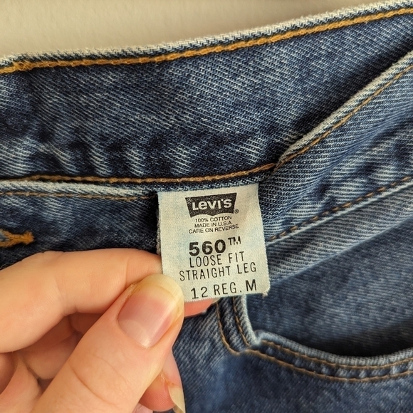 Vintage Levi's cutoff denim shorts - Picture 2 of 3